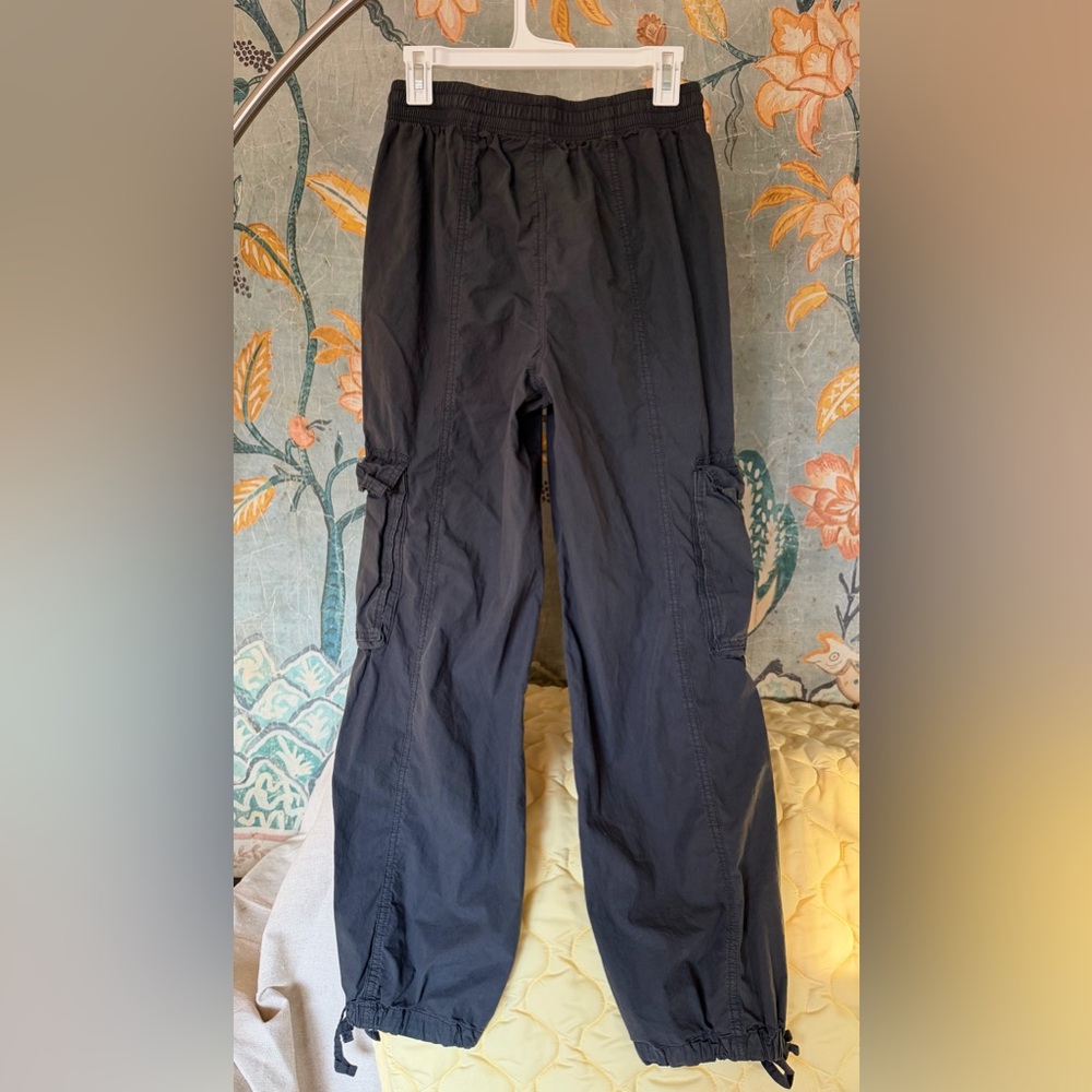 New Aerie Dark Gray Cargo Pants for Women XS - Picture 2 of 14